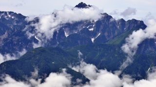唐松岳山頂から見る剣岳